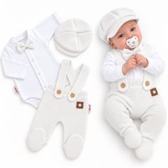 Pletená súprava Gentleman 3D, body, polodupačky s laclom, čiapočka, biela
