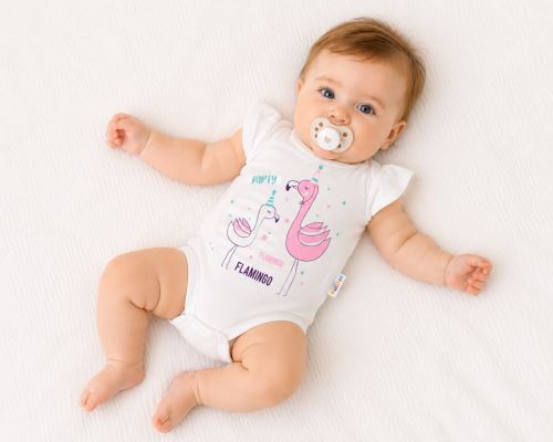 Baby Nellys Bavlněné kojenecké body, kr. rukáv, Flamingo - bílé (1)