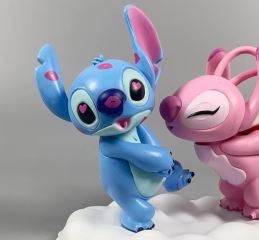 Sada figúrok Lilo a Stitch so stojanom (1)