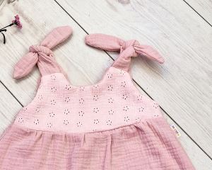 Baby Nellys Letní lehoučké mušelínové šaty Summer - pudrová, meruňková (2)