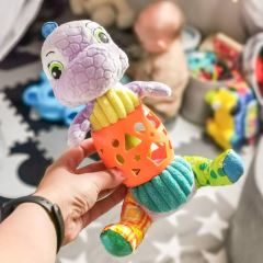 Bali Bazoo Plyšová hračka s hrkálkou - Dinosaurus Bendy, lila (4)