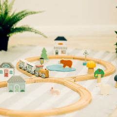 Bigjigs Toys Drevená vláčikodráha pri lese (4)